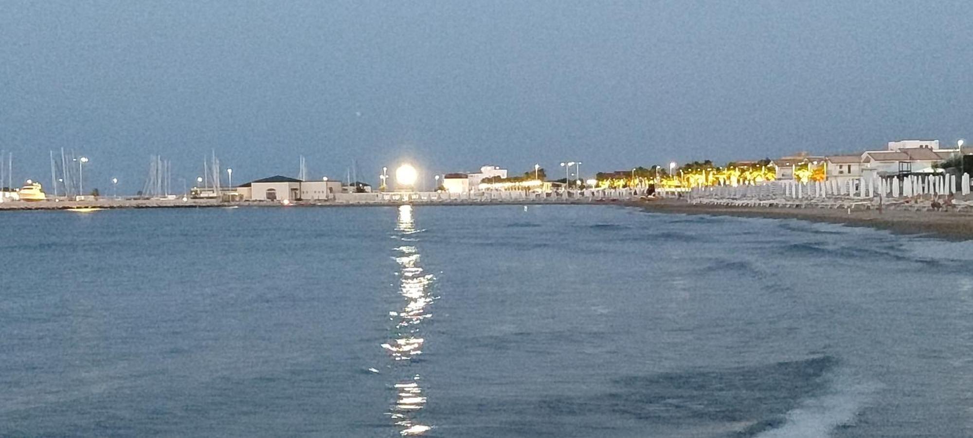 فيلا Oltre Confine Fronte Mare مارينا دي مونتينيرو المظهر الخارجي الصورة